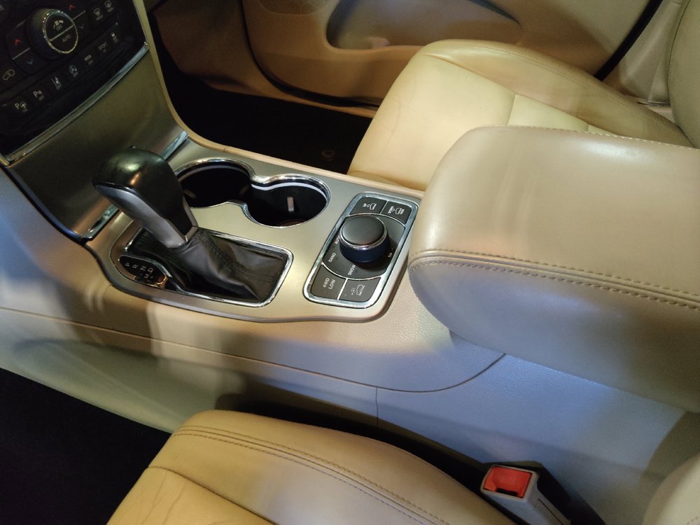 Used 2020 Jeep Grand Cherokee Limited AWD/4WD image 26
