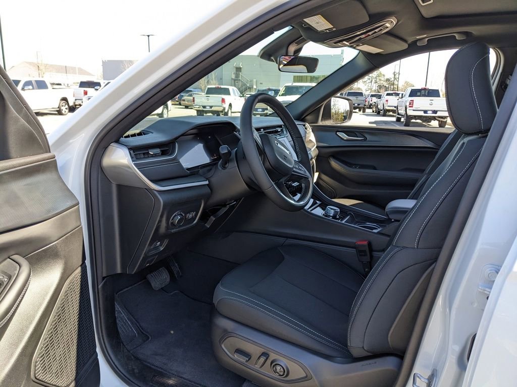 New 2026 Jeep Grand Cherokee L 2WD image 36