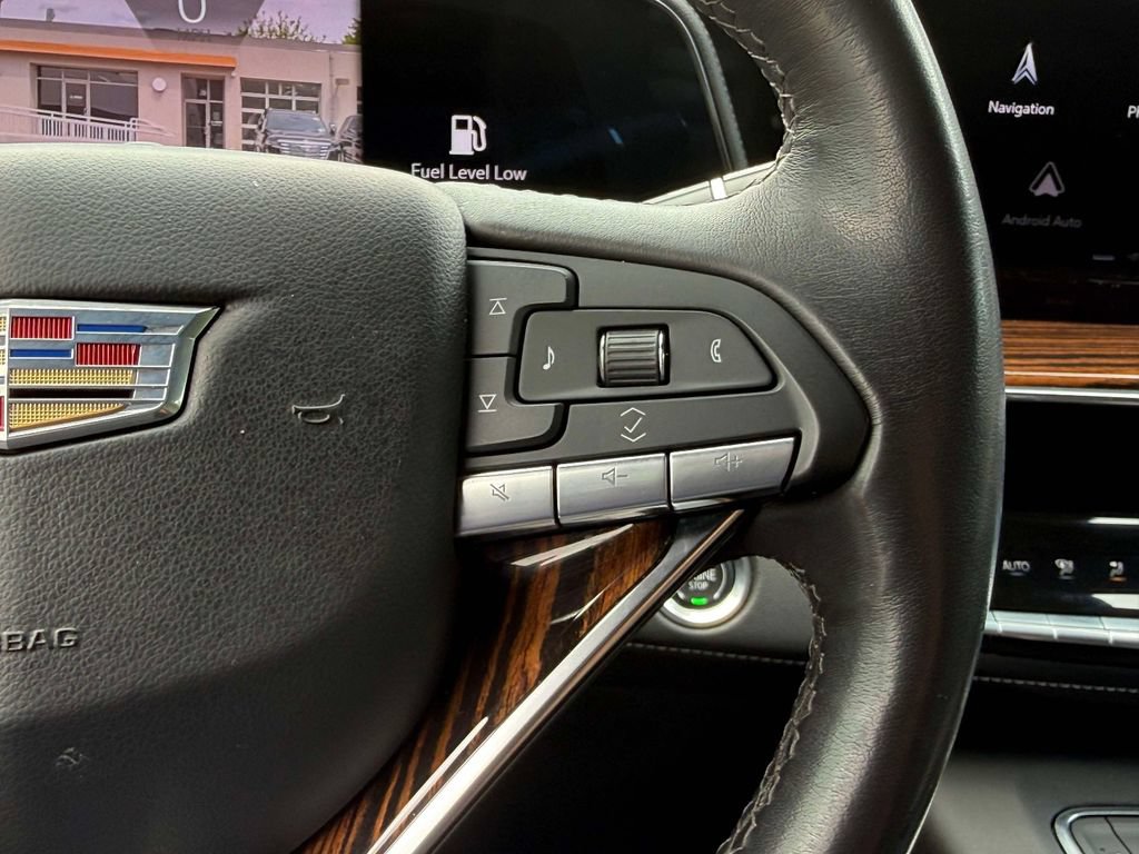 Used 2022 Cadillac Escalade Premium Luxury AWD/4WD image 34