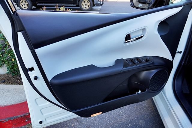 Used 2016 Toyota Prius Four FWD image 29