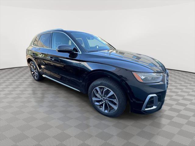 Used 2023 Audi Q5 2.0T Premium w/ Convenience Package AWD/4WD image 2