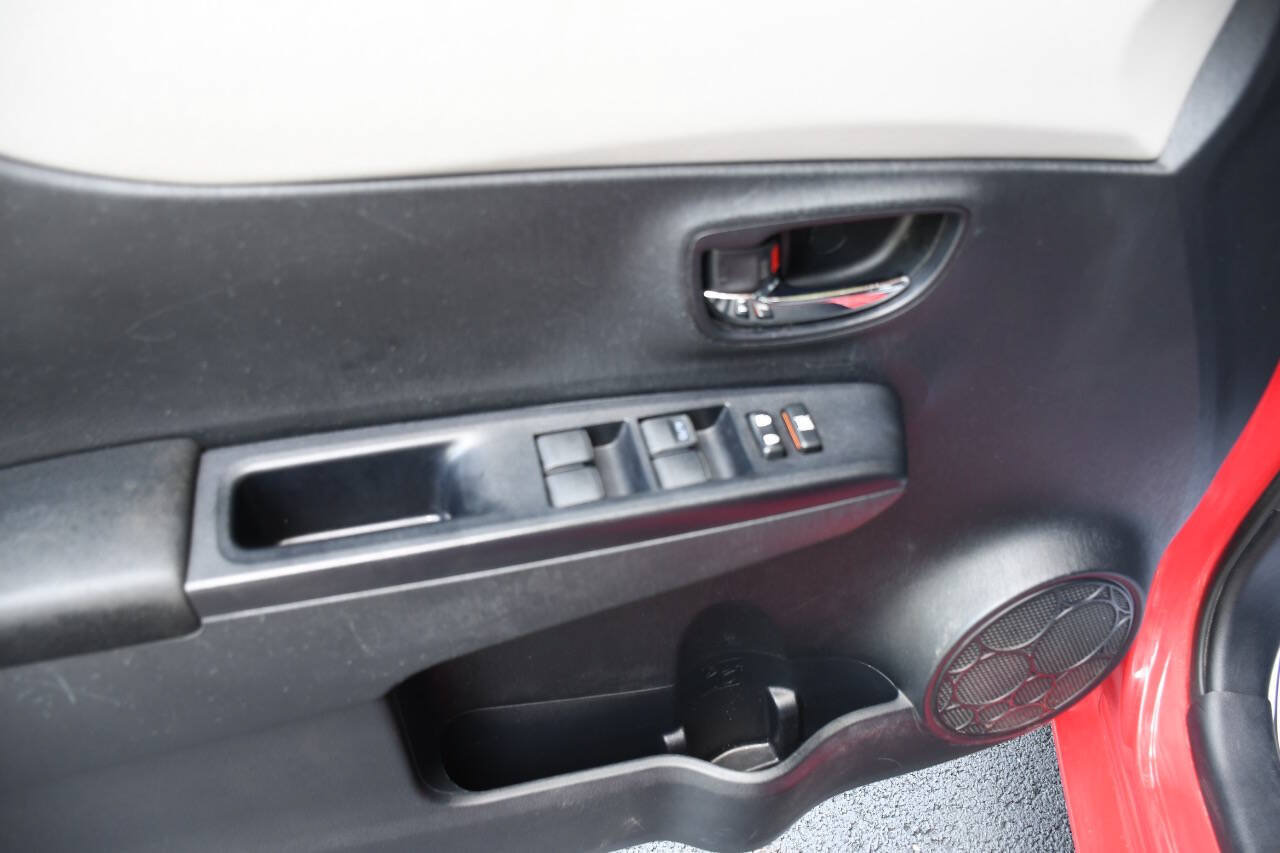 Used 2013 Toyota Yaris LE FWD image 14
