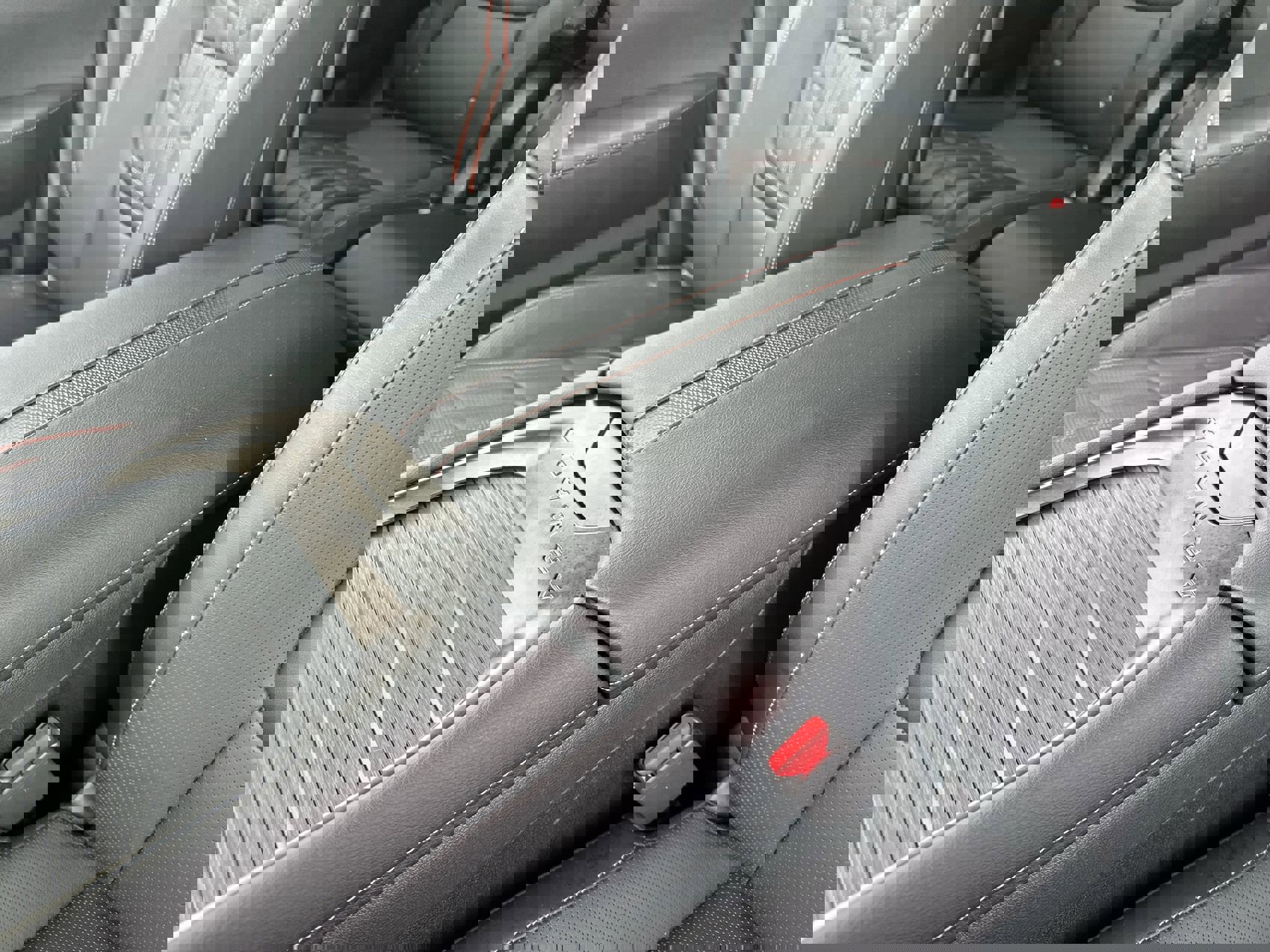 Used 2025 Nissan Armada PRO-4X image 22