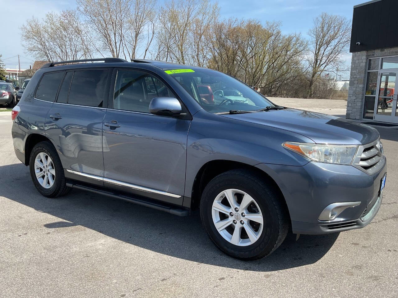 Used 2012 Toyota Highlander SE w/ Tow Pkg AWD/4WD image 10