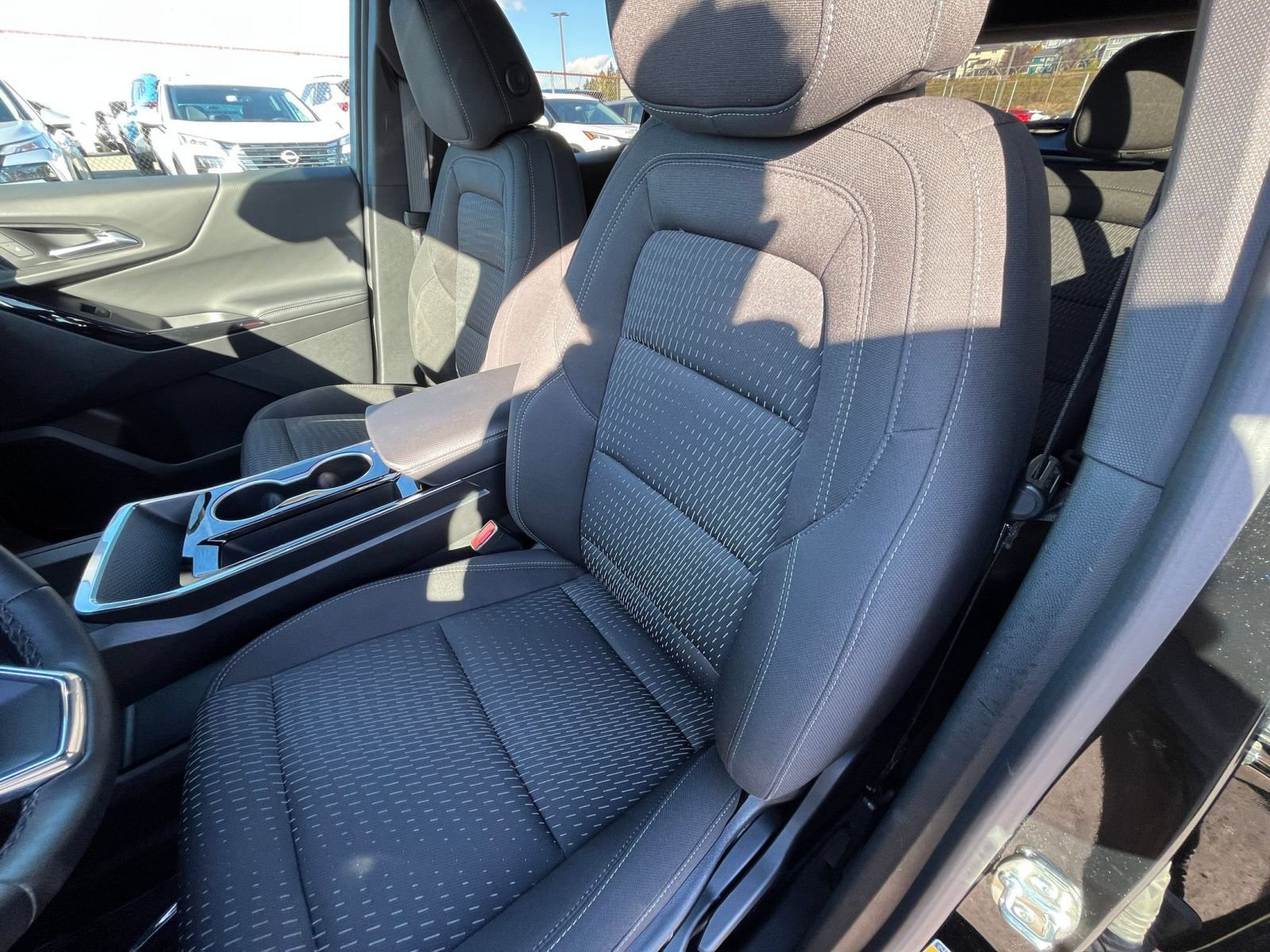 Used 2025 Chevrolet Equinox LT FWD image 36