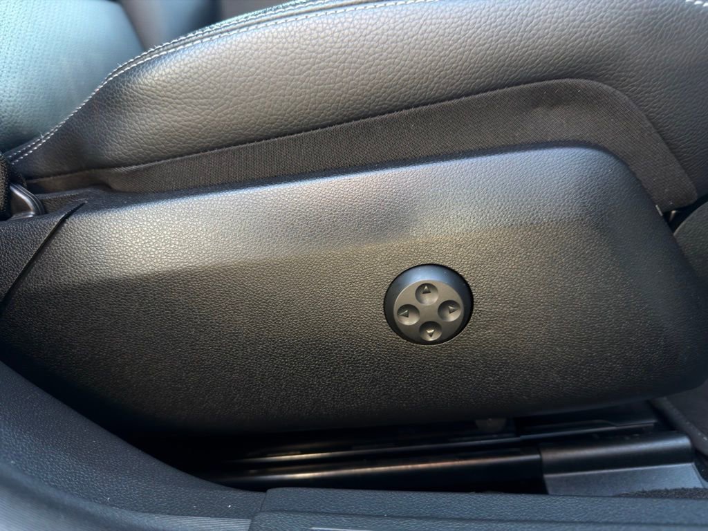 Used 2016 Mercedes-Benz E 350 Sedan image 39