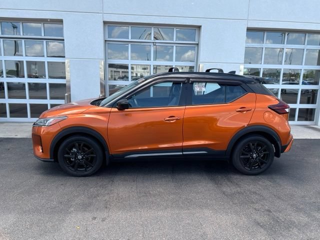 Used 2021 Nissan Kicks SR w/ SR Premium Package FWD image 3