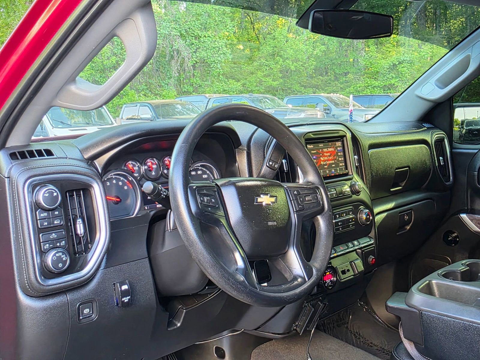 Used 2019 Chevrolet Silverado 1500 LT AWD/4WD image 12