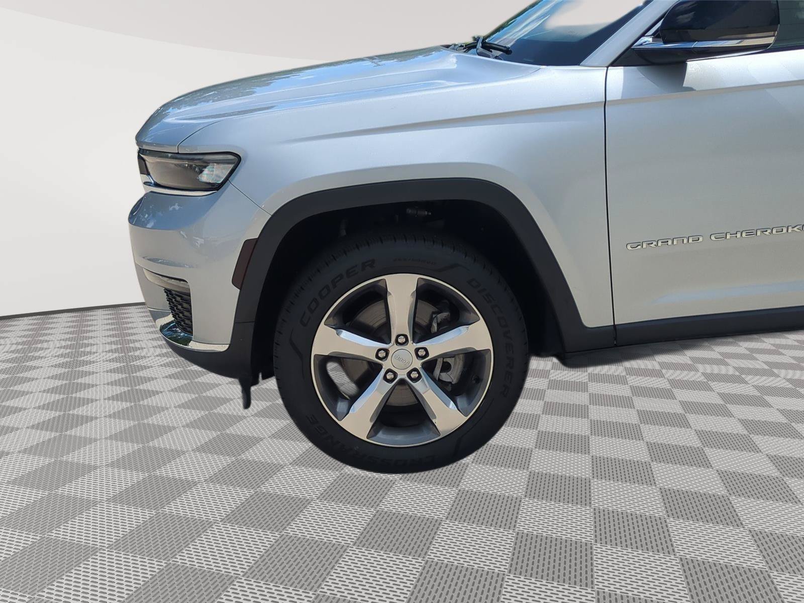 Used 2021 Jeep Grand Cherokee L Limited RWD image 16
