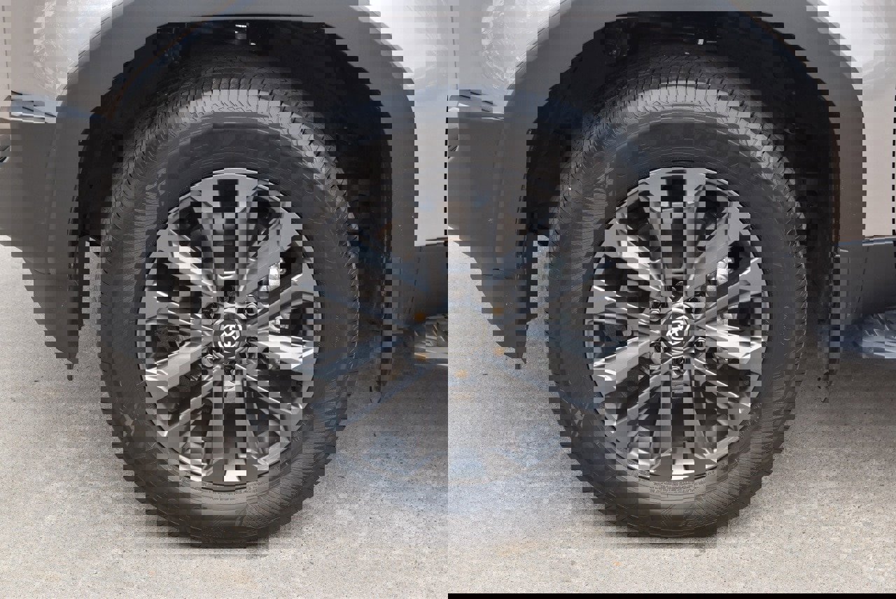 Used 2025 Toyota Land Cruiser image 39