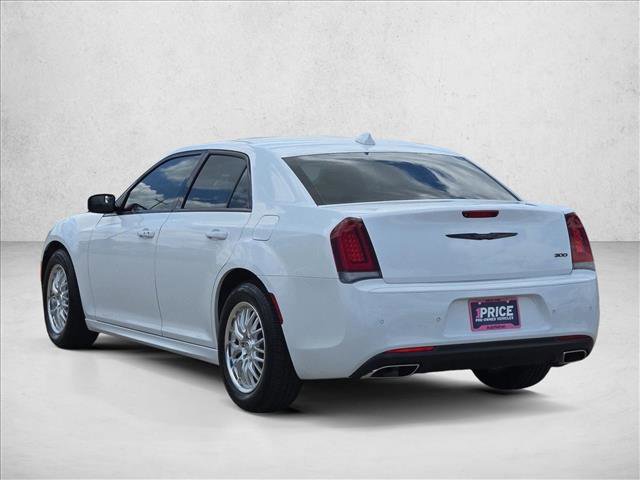 Used 2022 Chrysler 300 Touring L RWD image 8