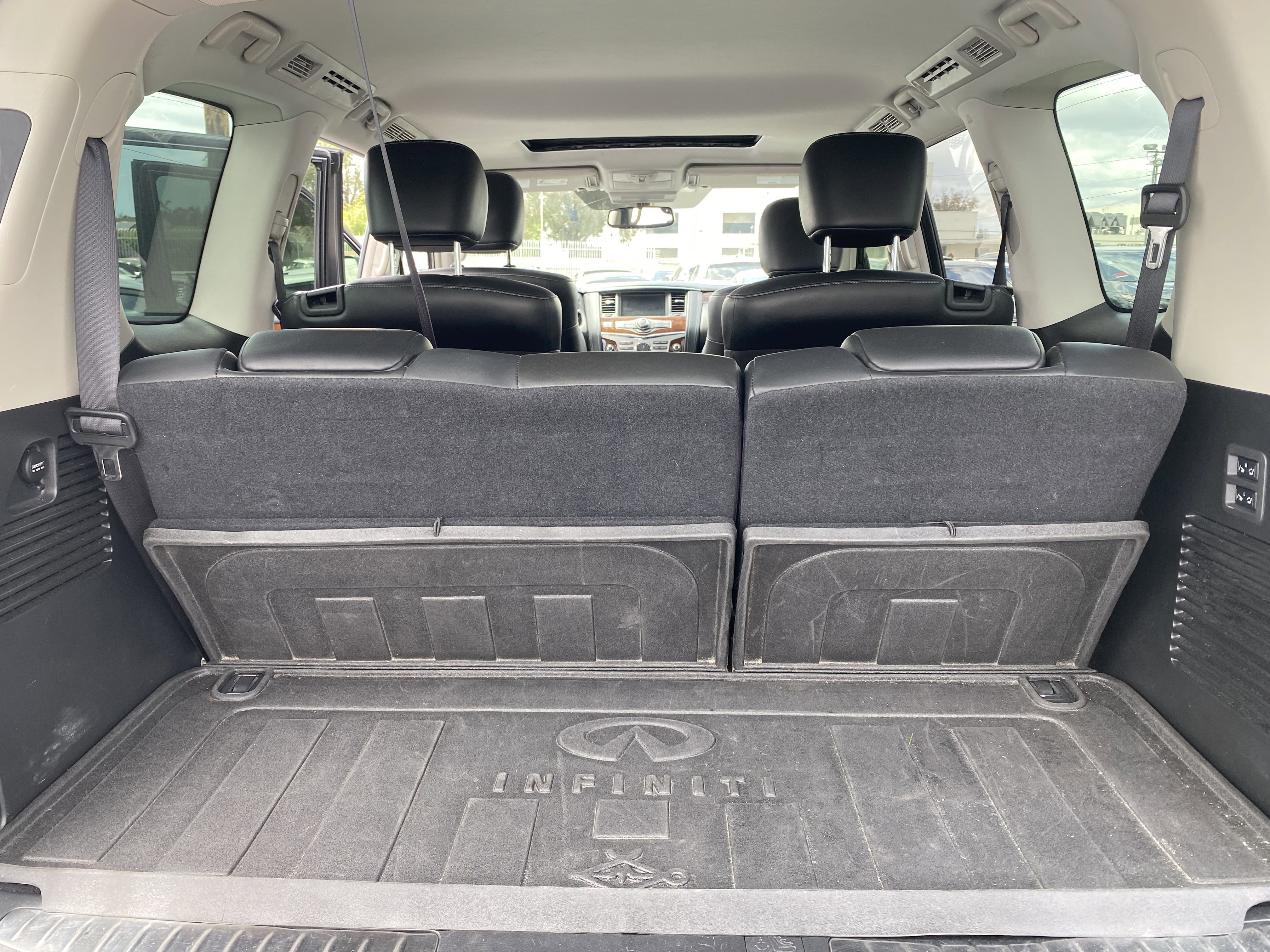 Used 2018 INFINITI QX80 4WD w/ Driver Assistance Package image 17