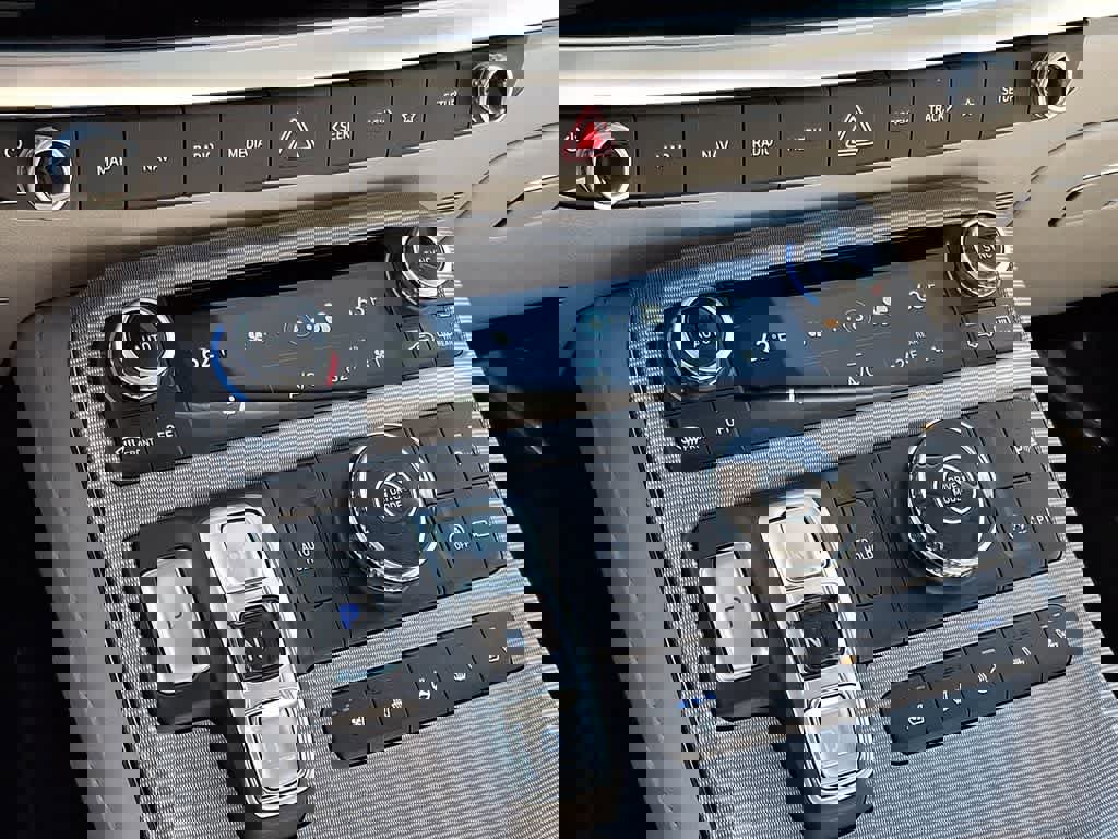 Used 2024 Hyundai Palisade Calligraphy image 16