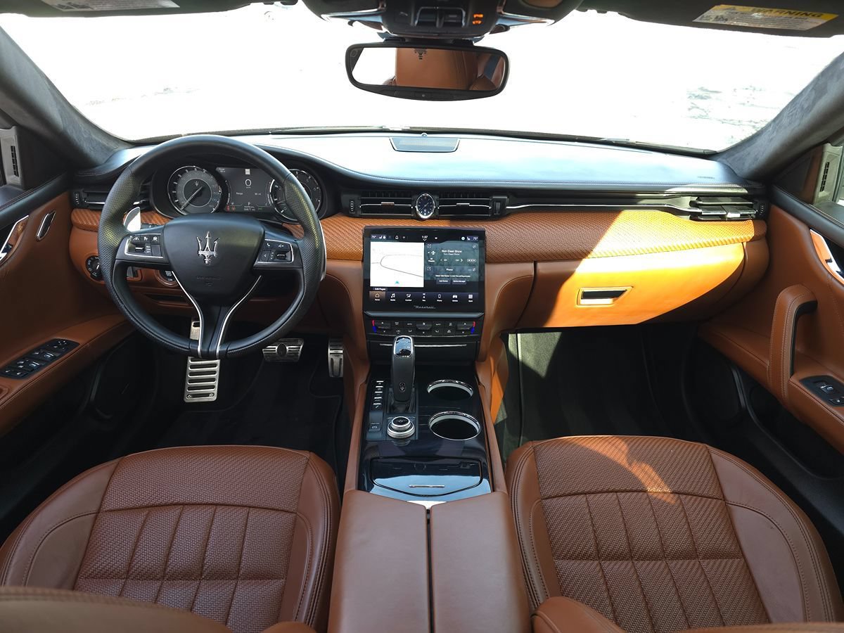 Used 2022 Maserati Quattroporte Modena RWD image 10