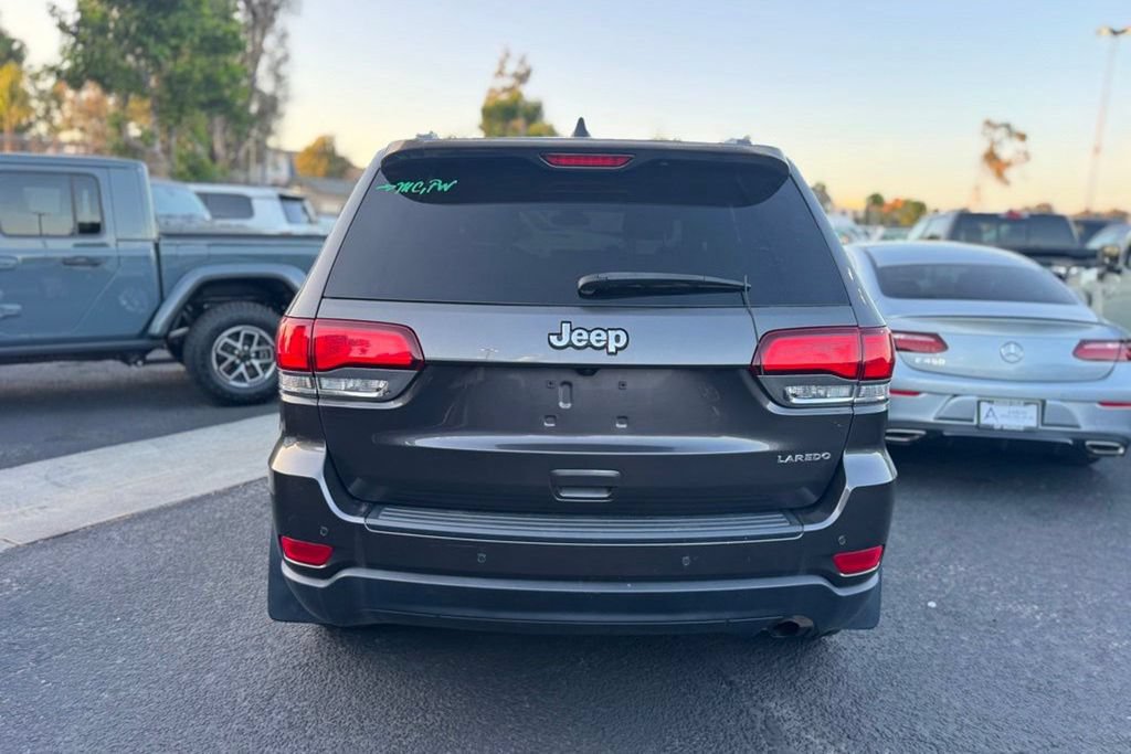Used 2021 Jeep Grand Cherokee Laredo RWD image 4
