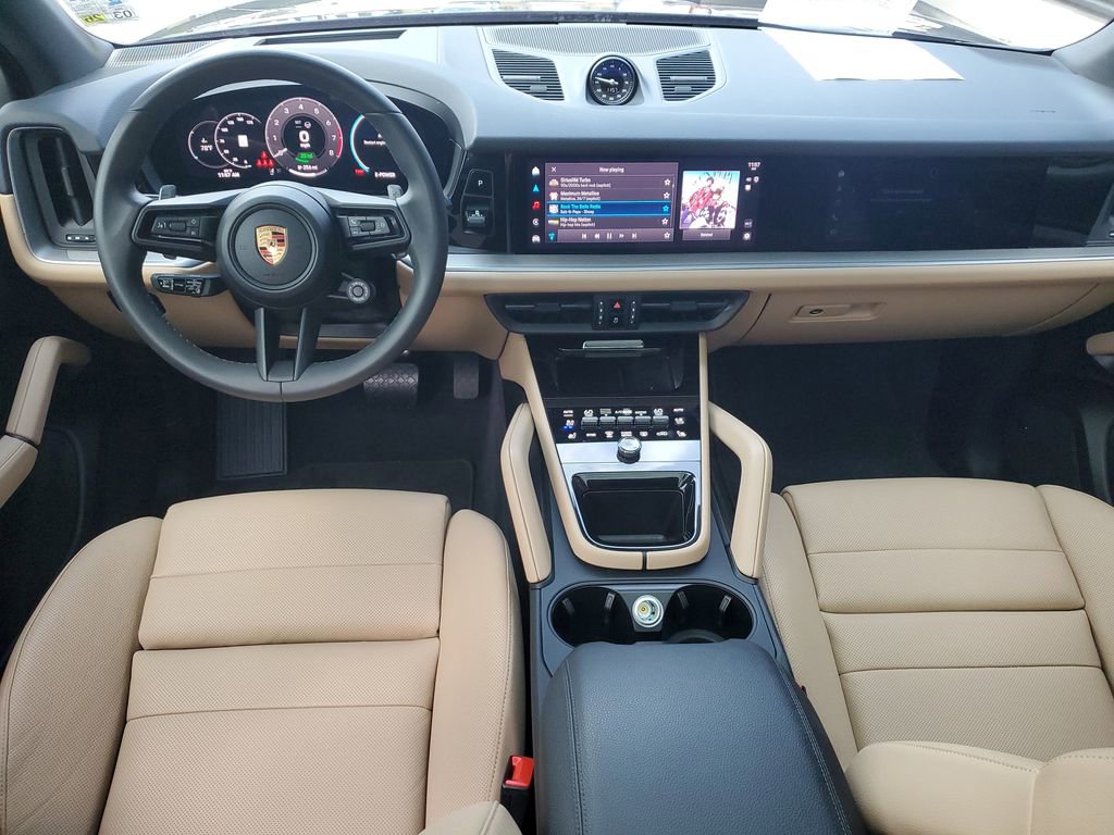 Certified 2025 Porsche Cayenne E-Hybrid image 18