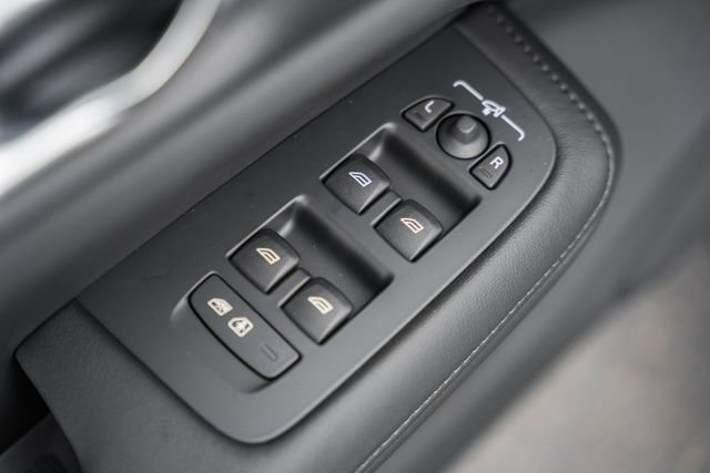 New 2026 Volvo V60 B5 Cross Country Plus w/ Protection Package Premier image 39