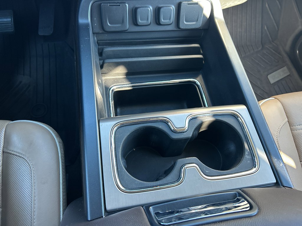 Used 2019 GMC Sierra 2500 Denali w/ Duramax Plus Package AWD/4WD image 18