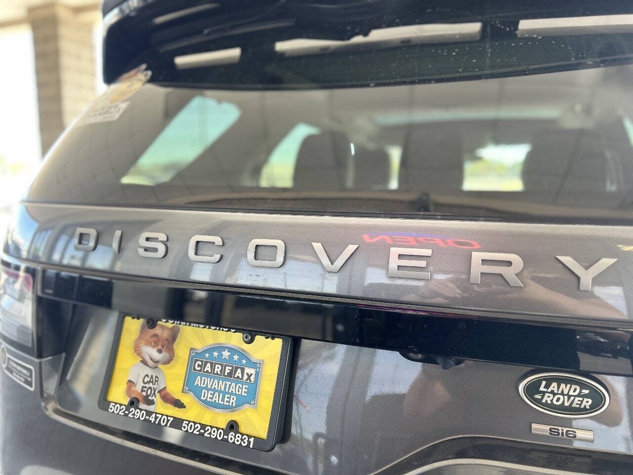 Used 2018 Land Rover Discovery SE AWD/4WD image 14