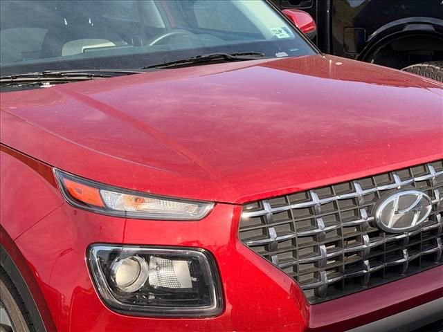 Used 2024 Hyundai Venue SEL FWD image 6