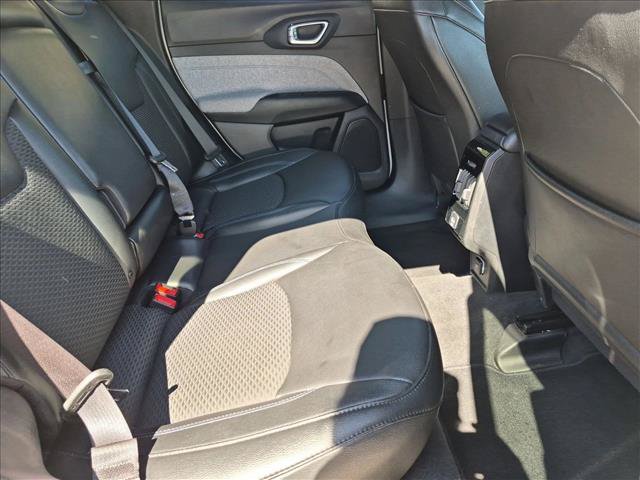 Used 2024 Jeep Compass Latitude AWD/4WD image 19