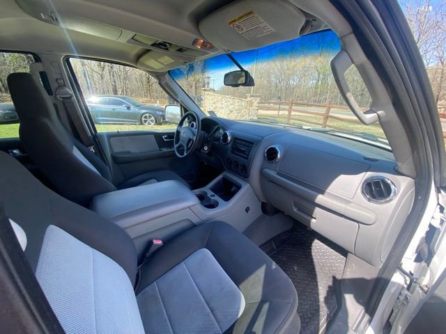 Used 2006 Ford Expedition XLT image 12