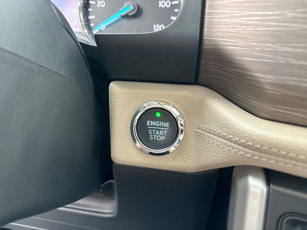 Used 2024 Ford Expedition Limited image 18