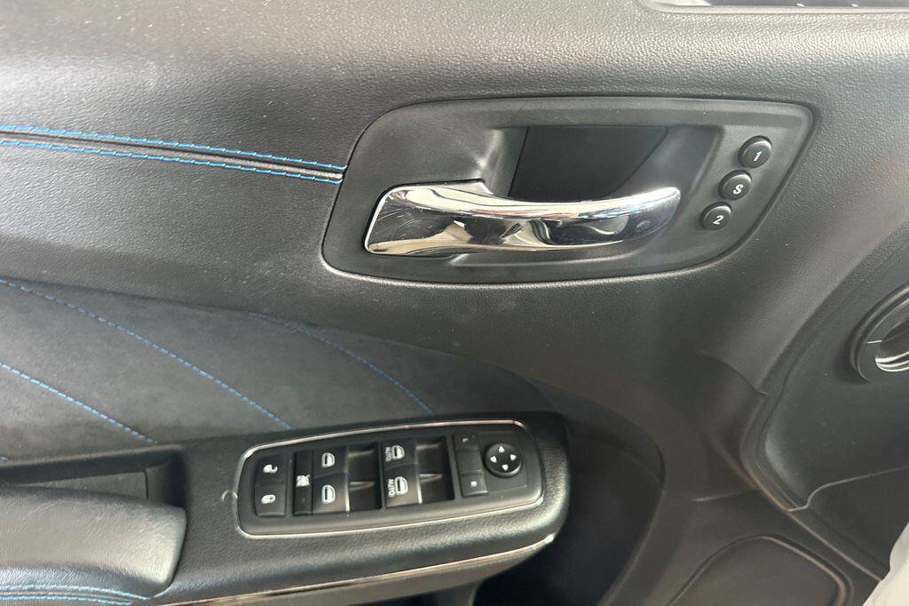 Used 2020 Dodge Charger SRT Hellcat w/ Navigation & Travel Group RWD image 11