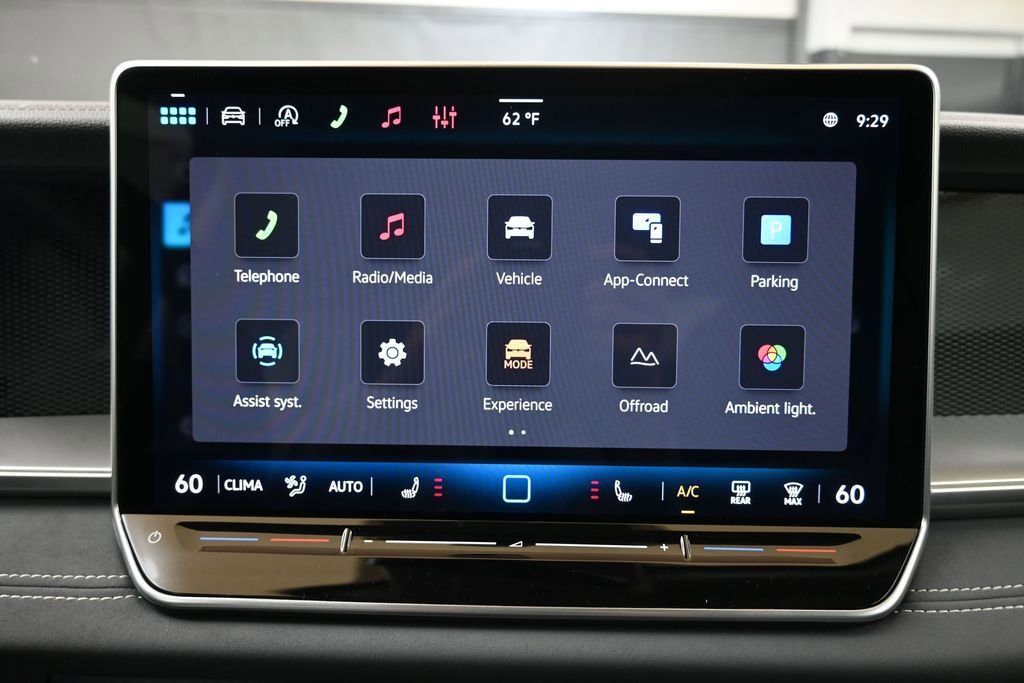 New 2026 Volkswagen Tiguan SE AWD/4WD image 32