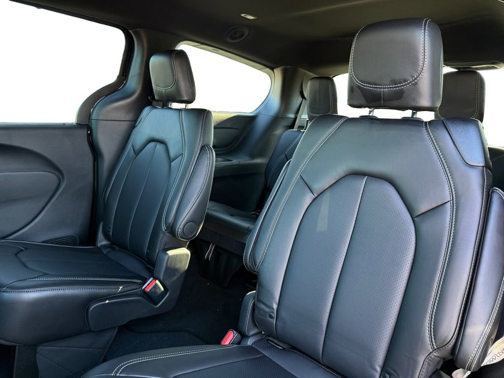 New 2026 Chrysler Pacifica Select FWD image 14