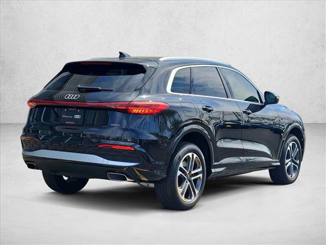 Certified 2025 Audi Q5 Premium w/ Convenience Package AWD/4WD image 5