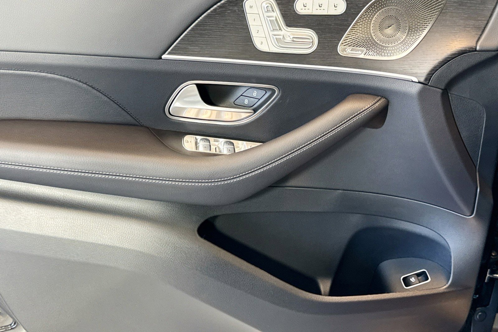New 2026 Mercedes-Benz GLS 450 4MATIC image 16