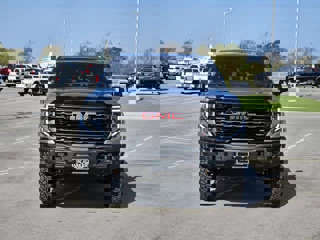 Used 2023 GMC Sierra 1500 AT4X image 2