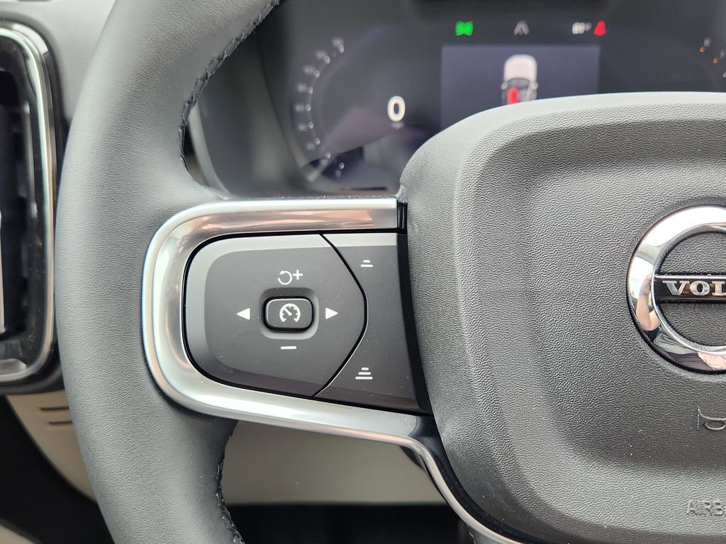 New 2026 Volvo XC40 B5 Ultra w/ Climate Package AWD/4WD image 17