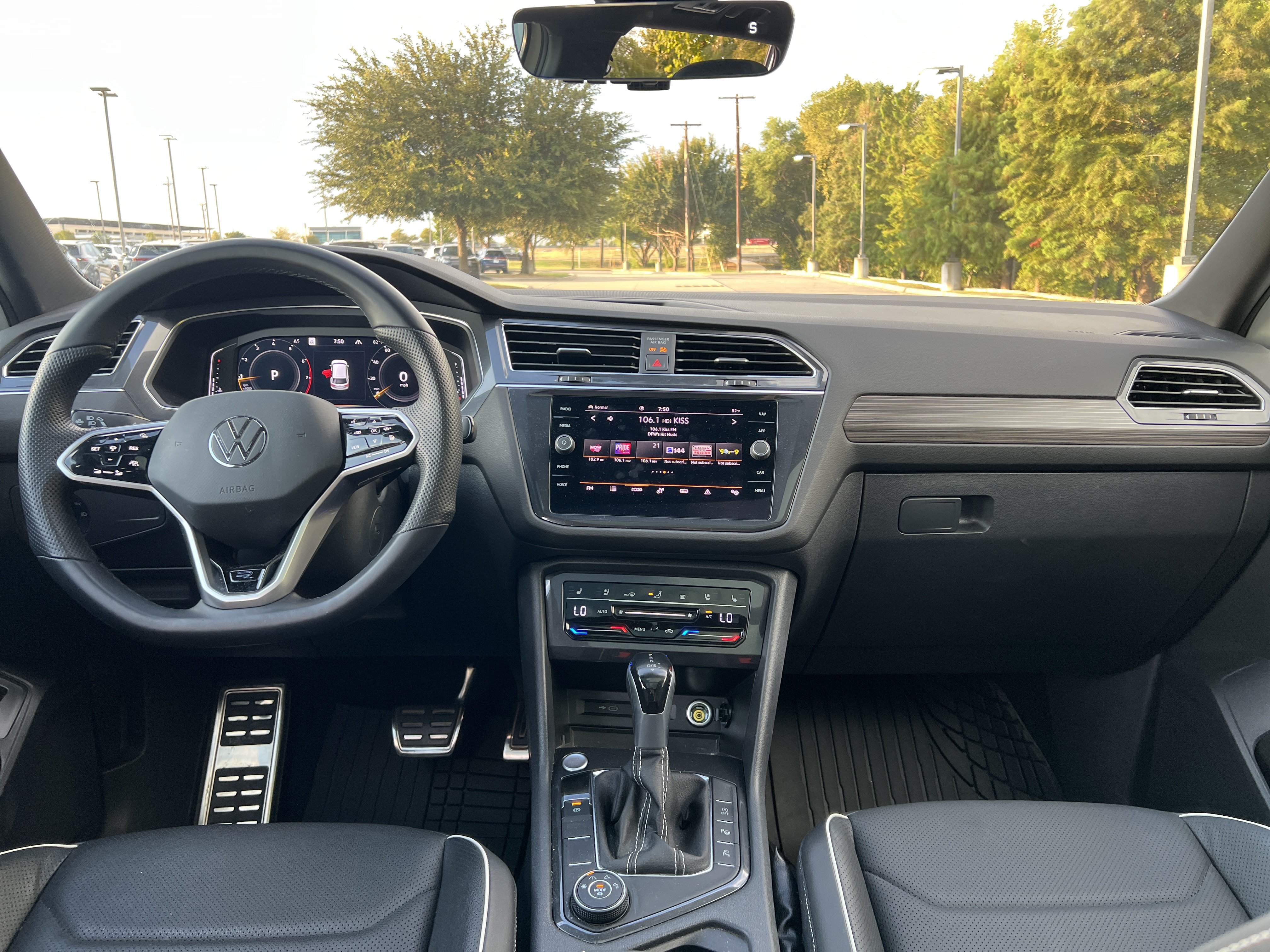 Certified 2022 Volkswagen Tiguan SEL R-Line AWD/4WD image 26