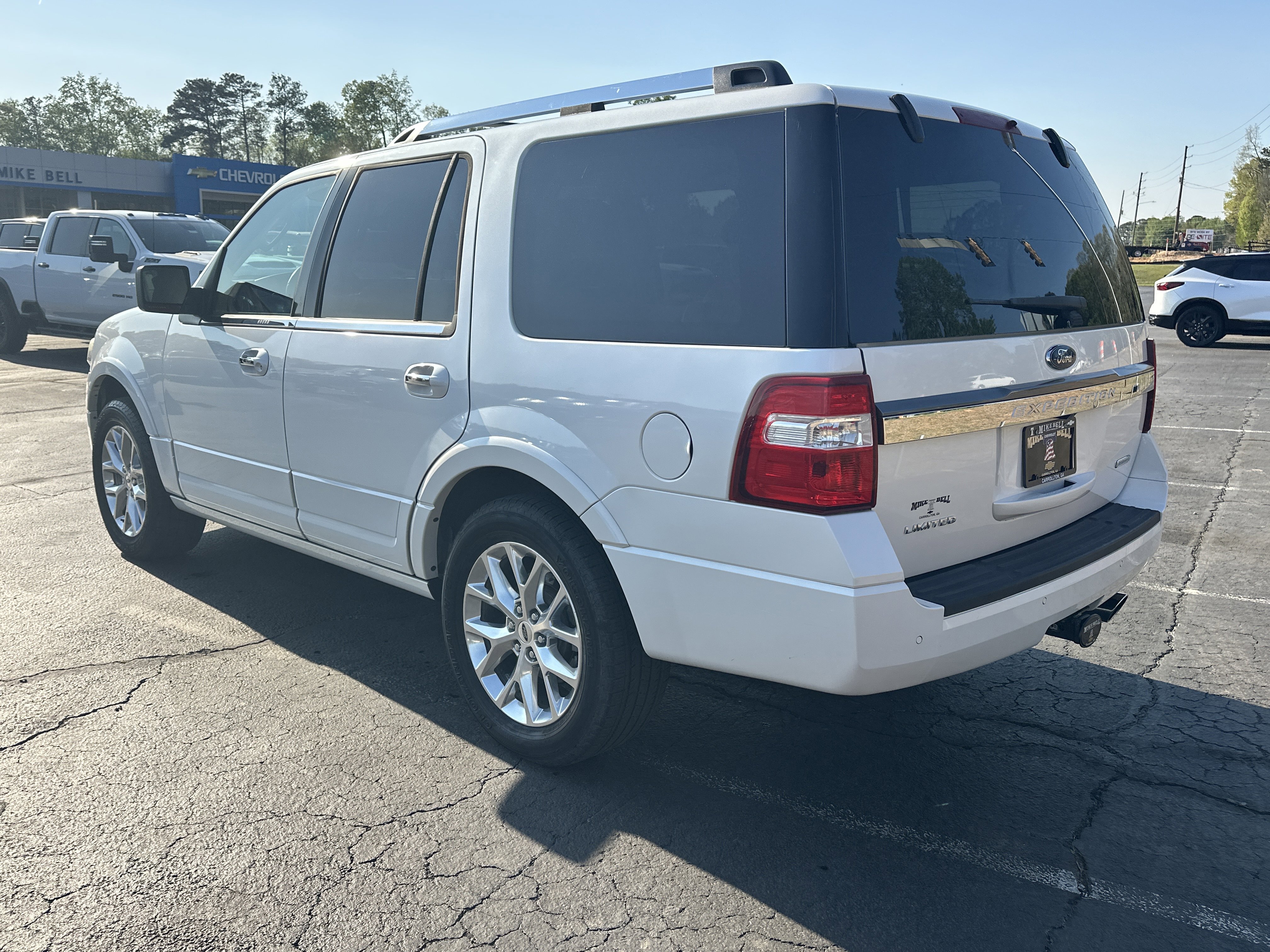 Used 2017 Ford Expedition Limited w/ Equipment Group 301A RWD image 6