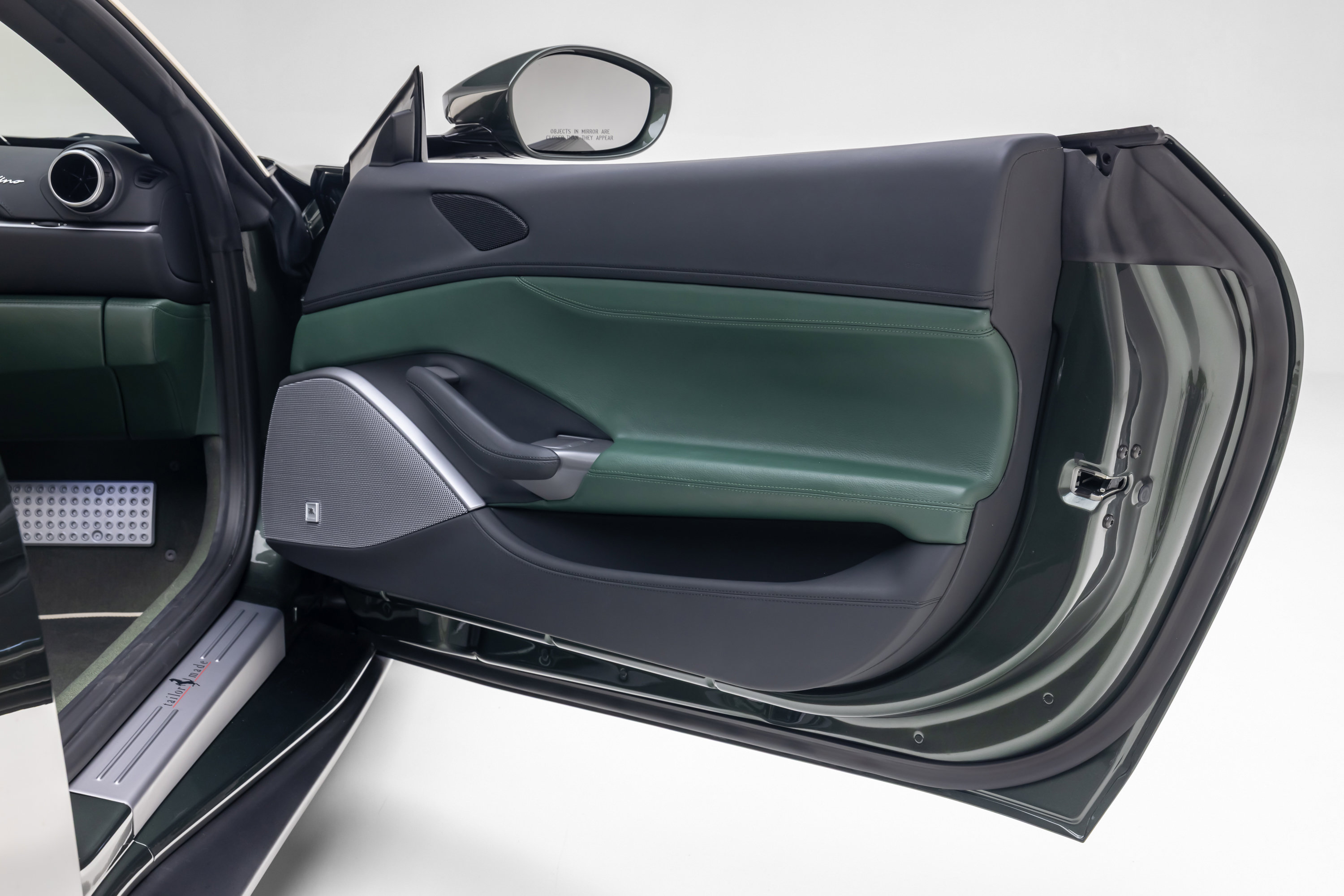 Certified 2019 Ferrari Portofino RWD image 62