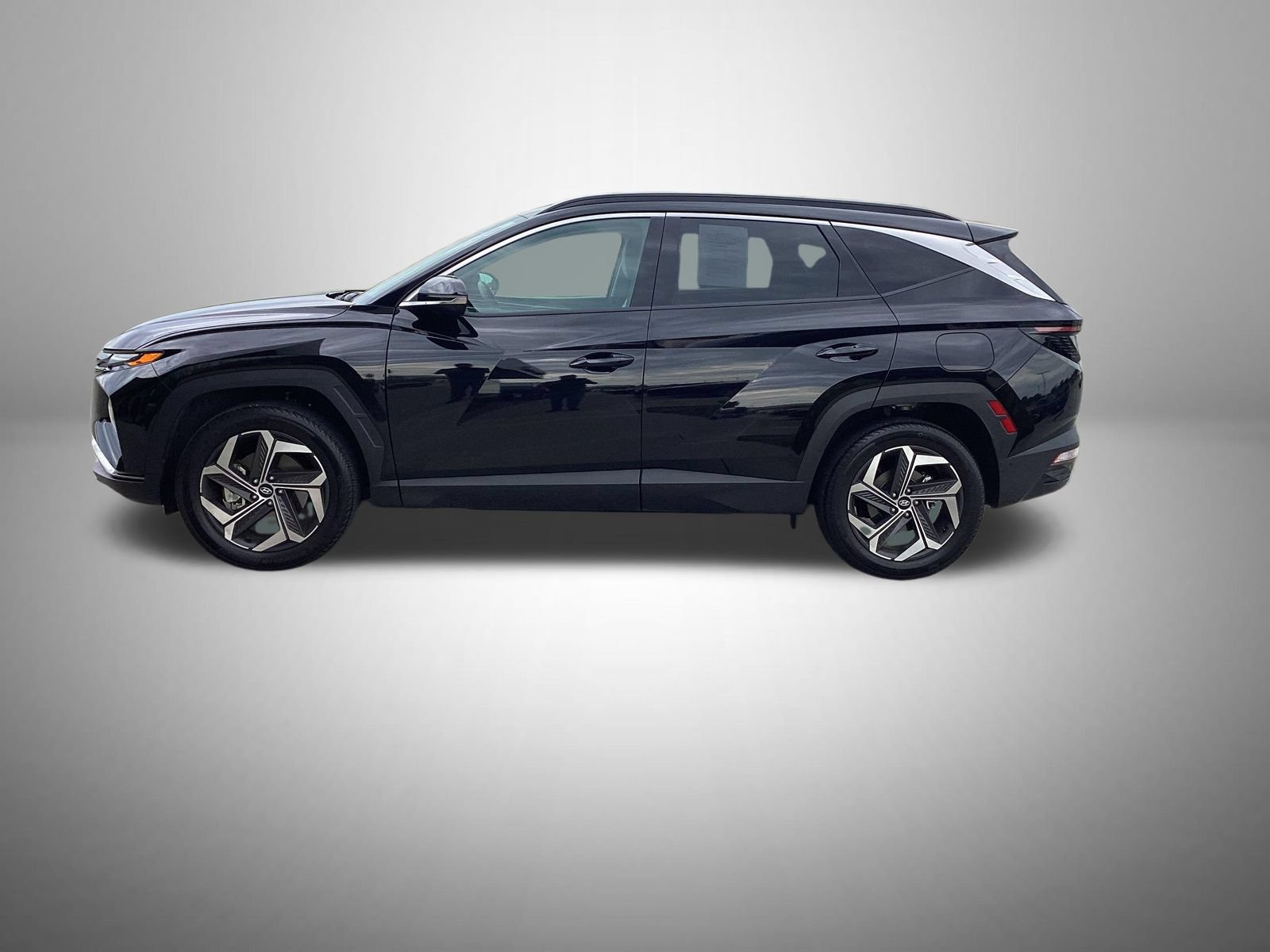 Certified 2024 Hyundai Tucson Limited AWD/4WD image 2