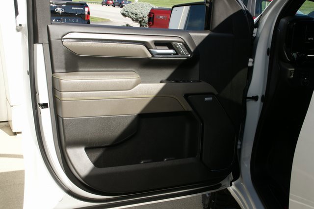 Used 2023 Chevrolet Silverado 1500 ZR2 w/ Technology Package image 16