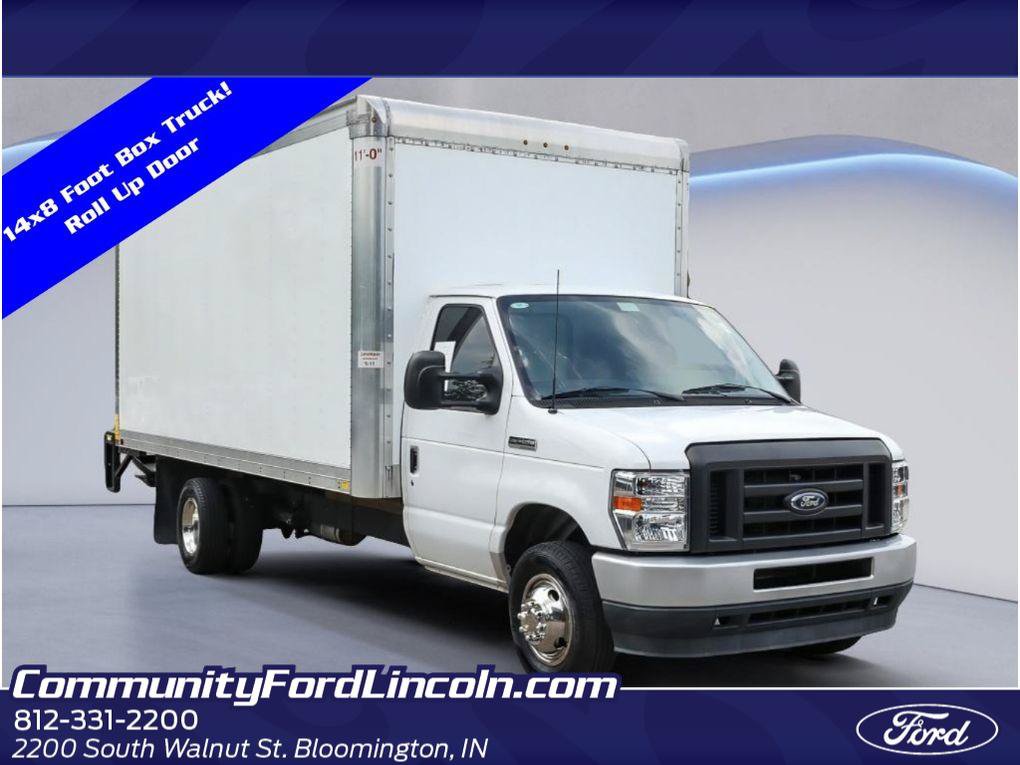 Used 2023 Ford E-450 and Econoline 450 Super Duty w/ Power Windows & Locks Group RWD image 1