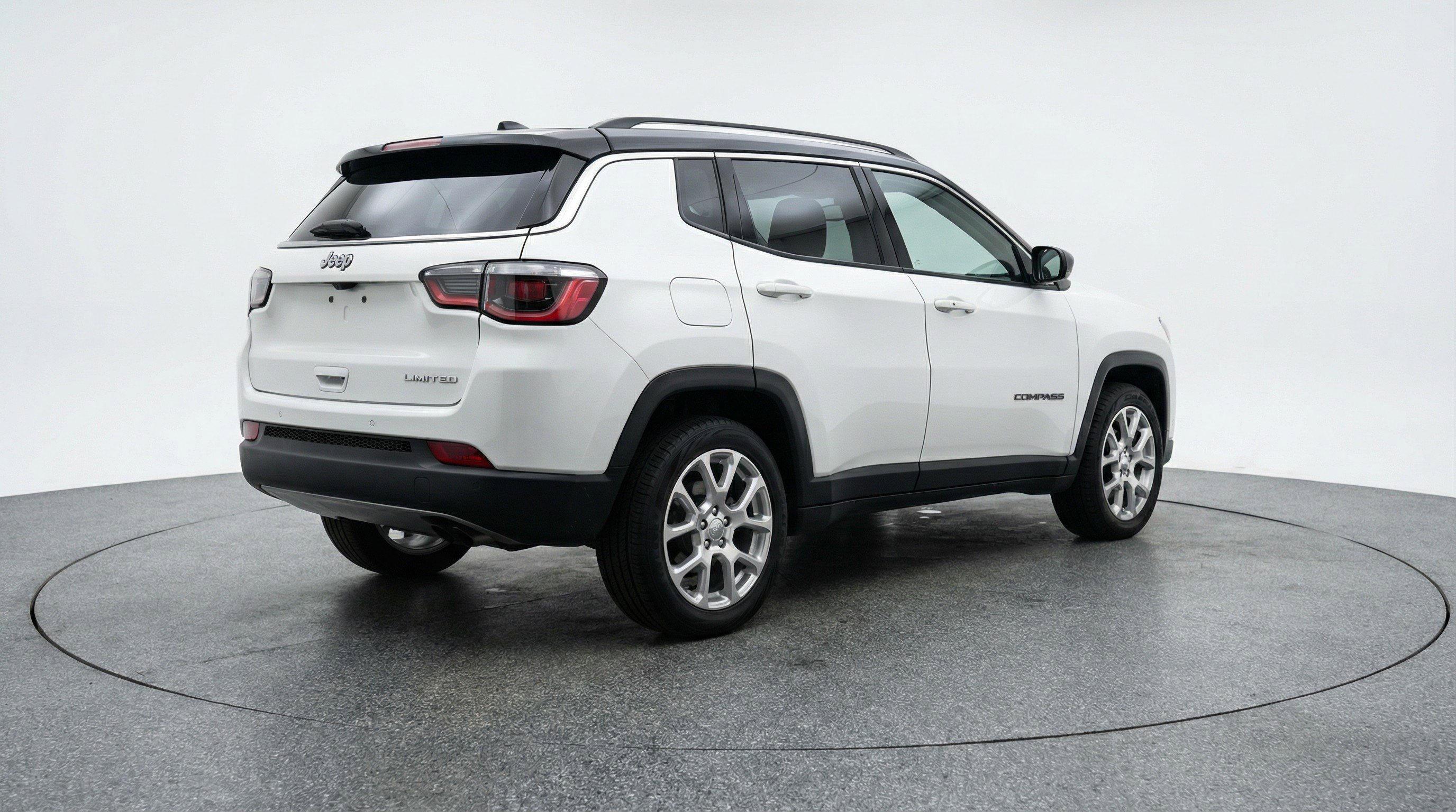 Used 2025 Jeep Compass Limited image 9