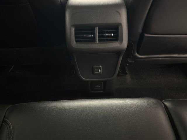 Used 2024 GMC Terrain SLT image 22