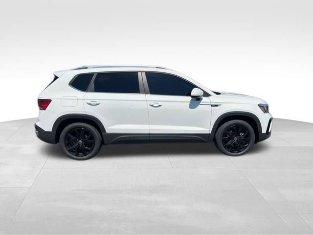 Used 2023 Volkswagen Taos SE image 8