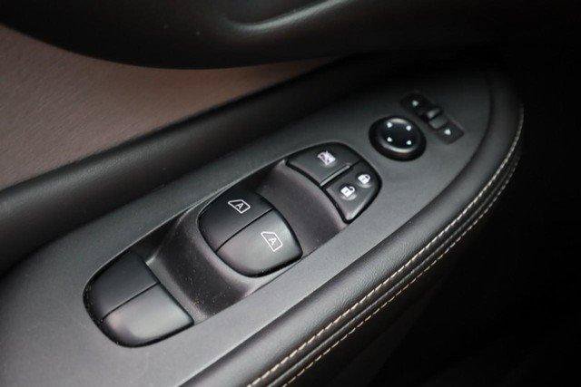 Used 2023 Nissan Murano SV w/ SV Midnight Edition Package FWD image 17