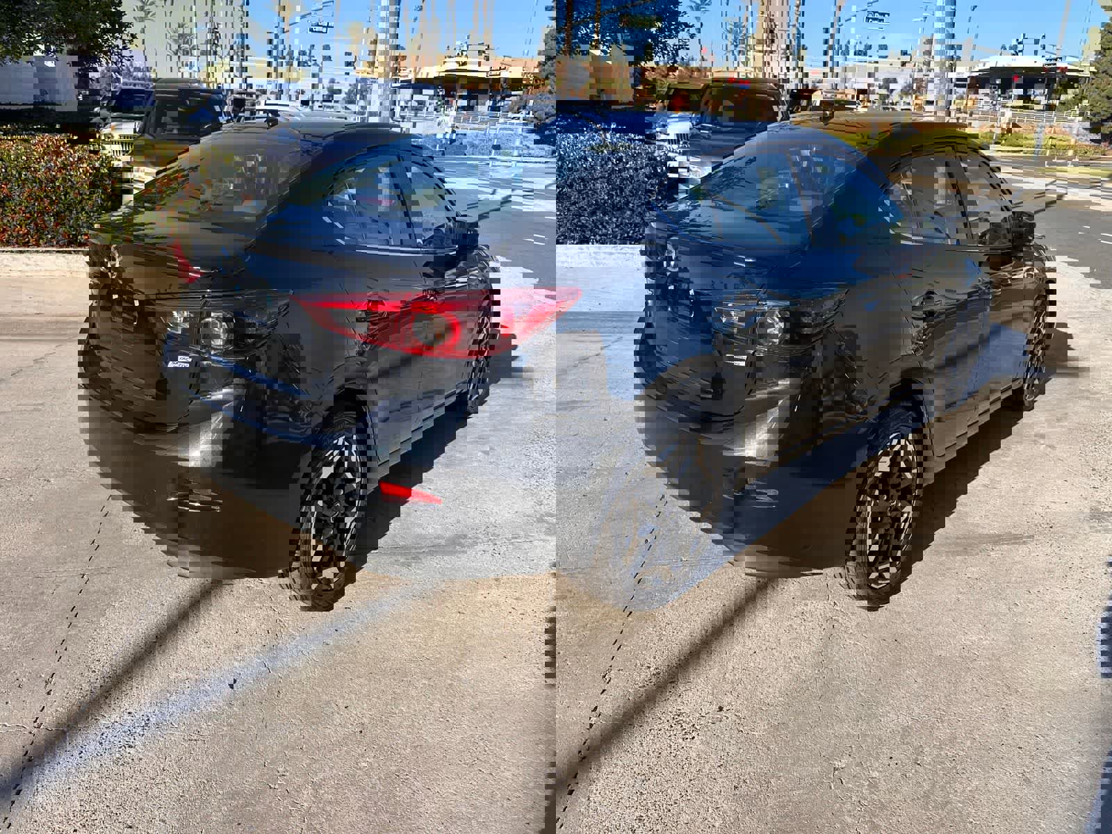 Used 2018 MAZDA MAZDA3 Grand Touring w/ Premium Equipment Package image 5