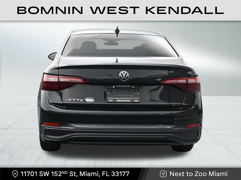 Used 2023 Volkswagen Jetta S image 4