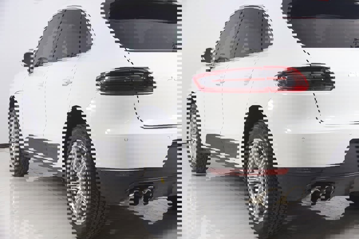 Used 2015 Porsche Macan S image 23