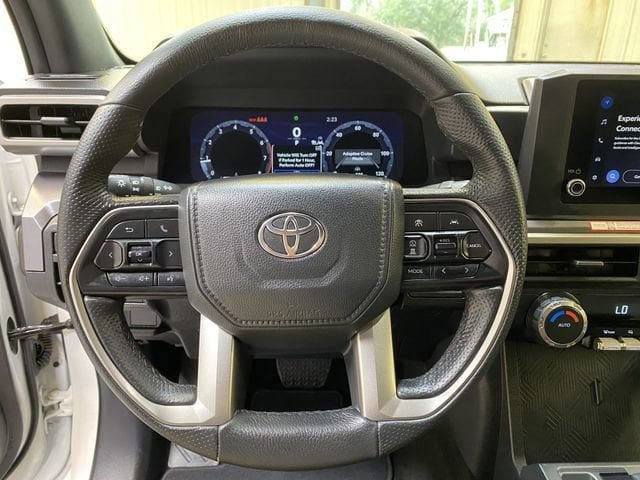 Used 2025 Toyota Tacoma TRD Off-Road image 31