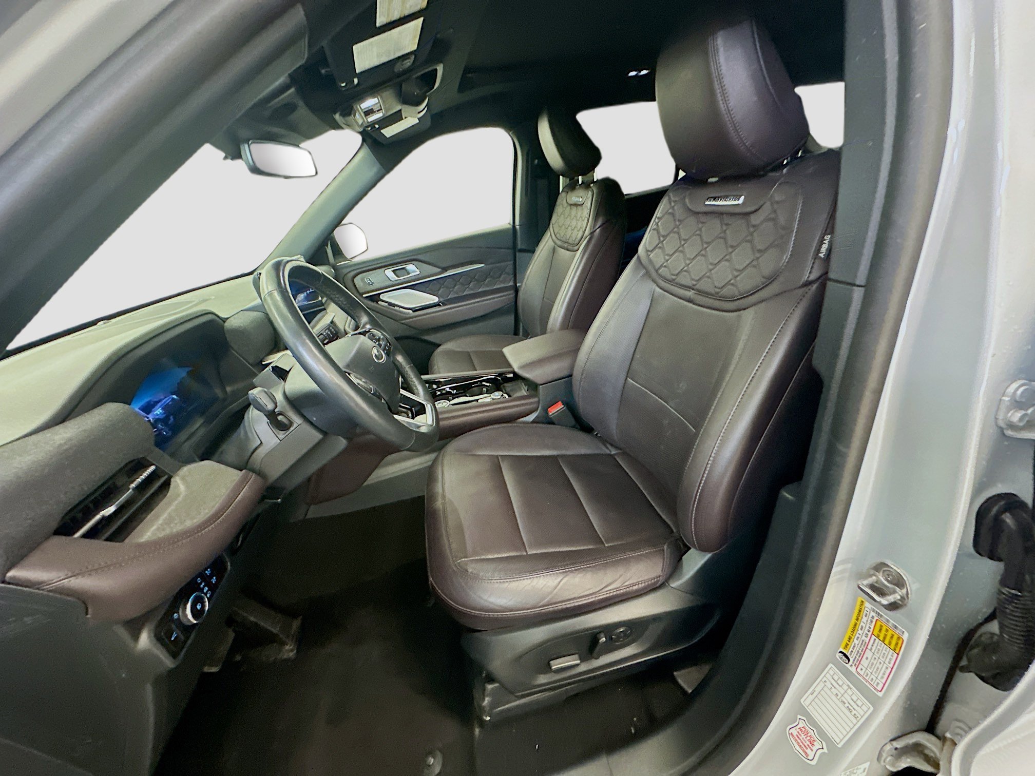 Used 2025 Ford Explorer Platinum w/ LUX Leather Package AWD/4WD image 13