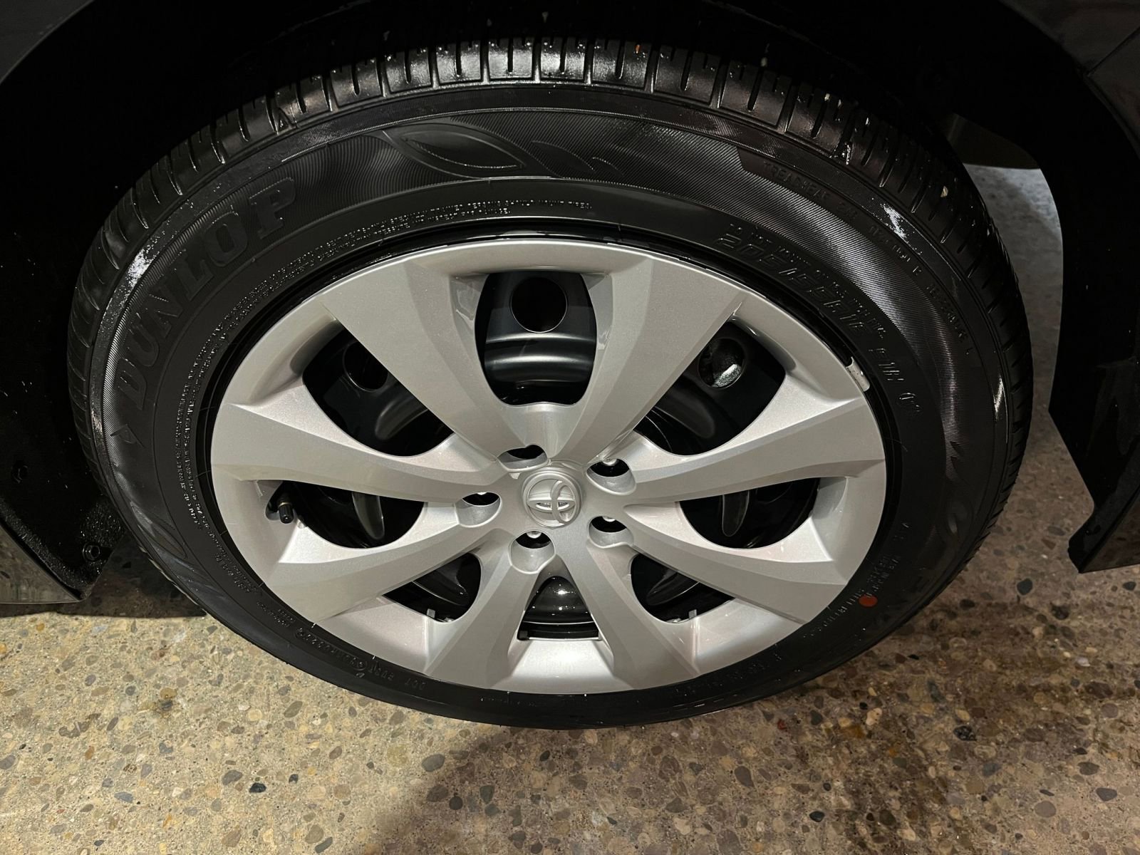 Used 2025 Toyota Corolla LE image 29